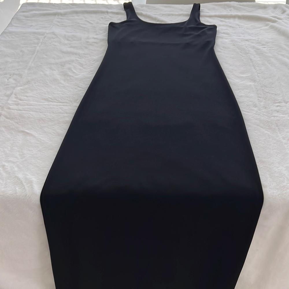 Black long dress straight tube dress.